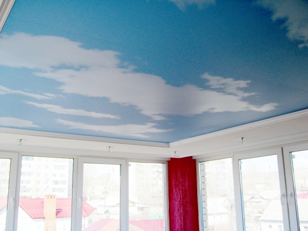 Стоимость цветного потолка для детской 12 м²