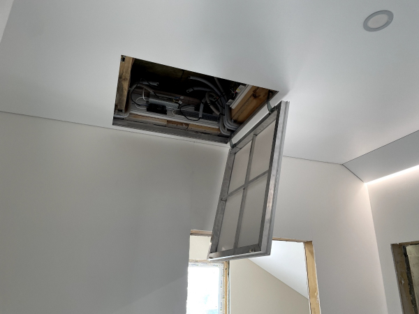 Потолок с люком